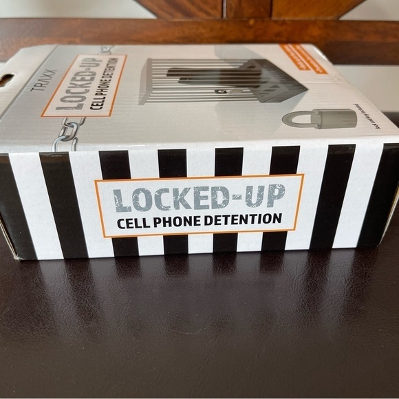 Traxx Locked up cell phone detention jail new in box - Picture 3 of 12